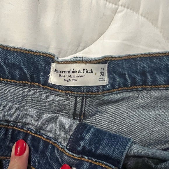 NWT Abercrombie & Fitch 4” mom shorts - Picture 3 of 4